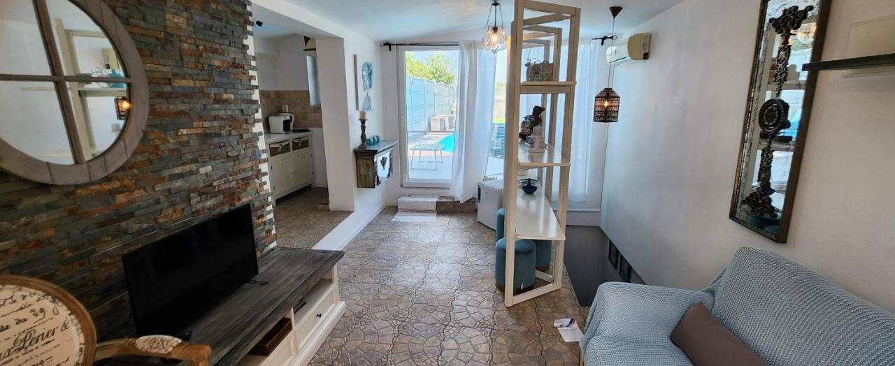 Morii Lake Pool Villa Bukarest Eksteriør billede