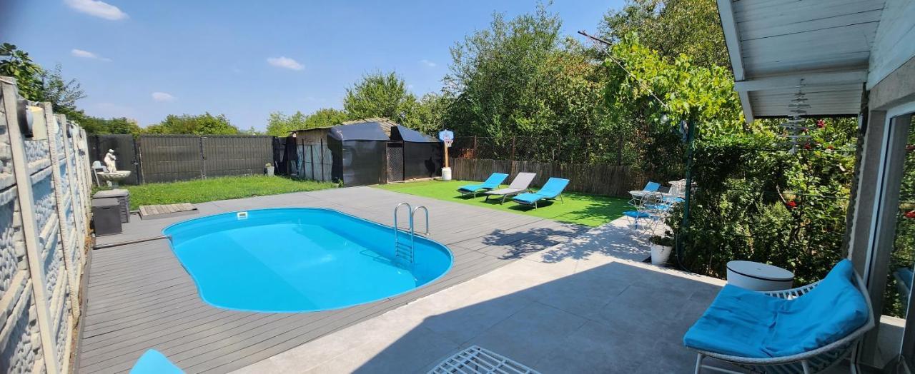 Morii Lake Pool Villa Bukarest Eksteriør billede